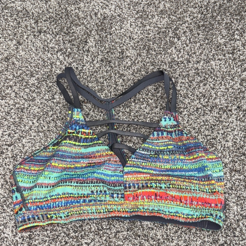 Victoria's Secret Sport Strappy Front Sport Bra in Multi Abstract